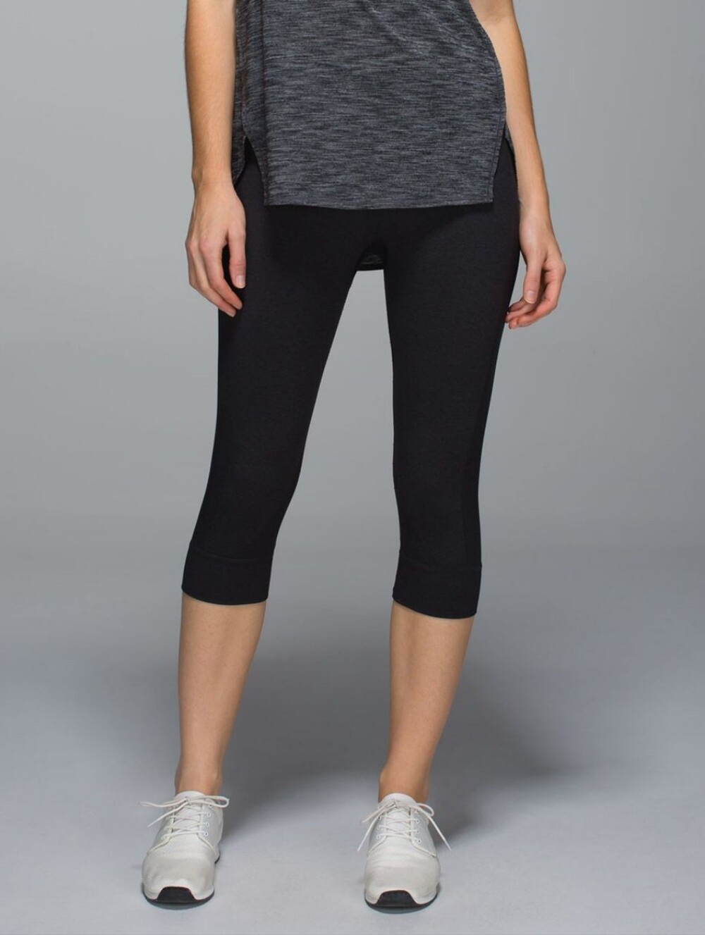 Lululemon Women’s Black Cropped Active Capri Pants Size 8